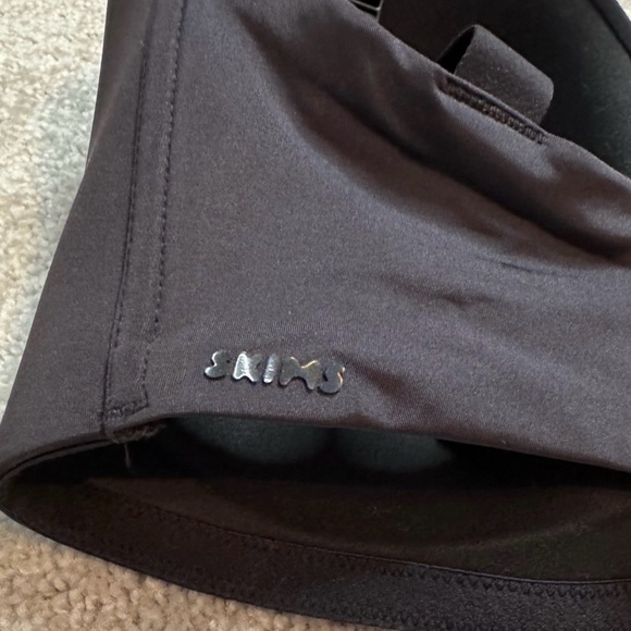 SKIMS | Onyx Black Wireless
Bra 36DDDD (36G) - Picture 6 of 11